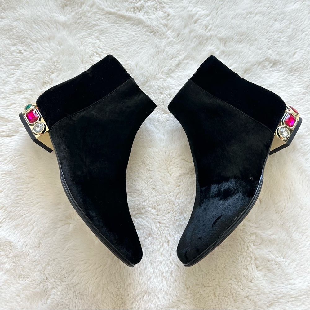 NEW!!! Neiman Marcus women boots size 6.5 US